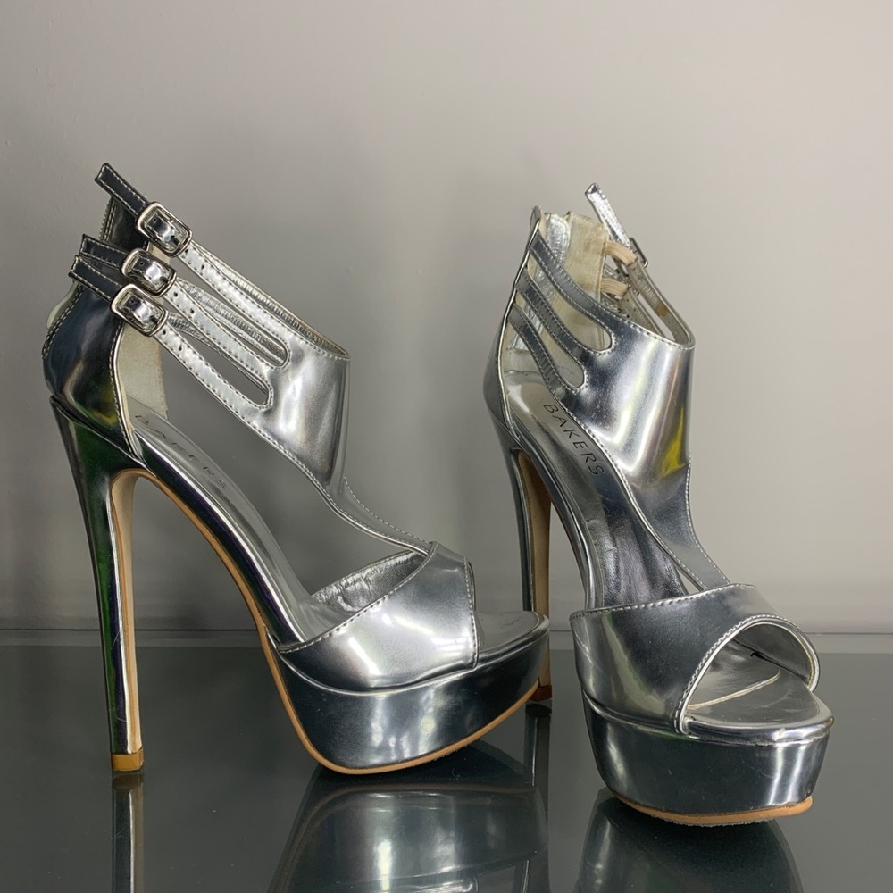 Bakers Silver Platform Pumps Size 6 (36)